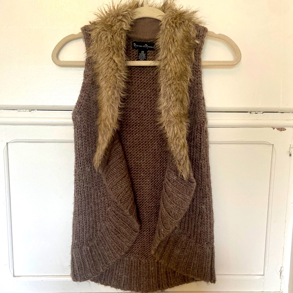 Mercer and Madison vest with faux fur
